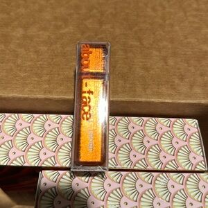 About face fractal glitter eye paint color is error